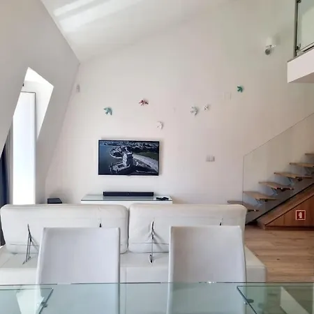 Aurore Duplex - New Апартаменты Лиссабон